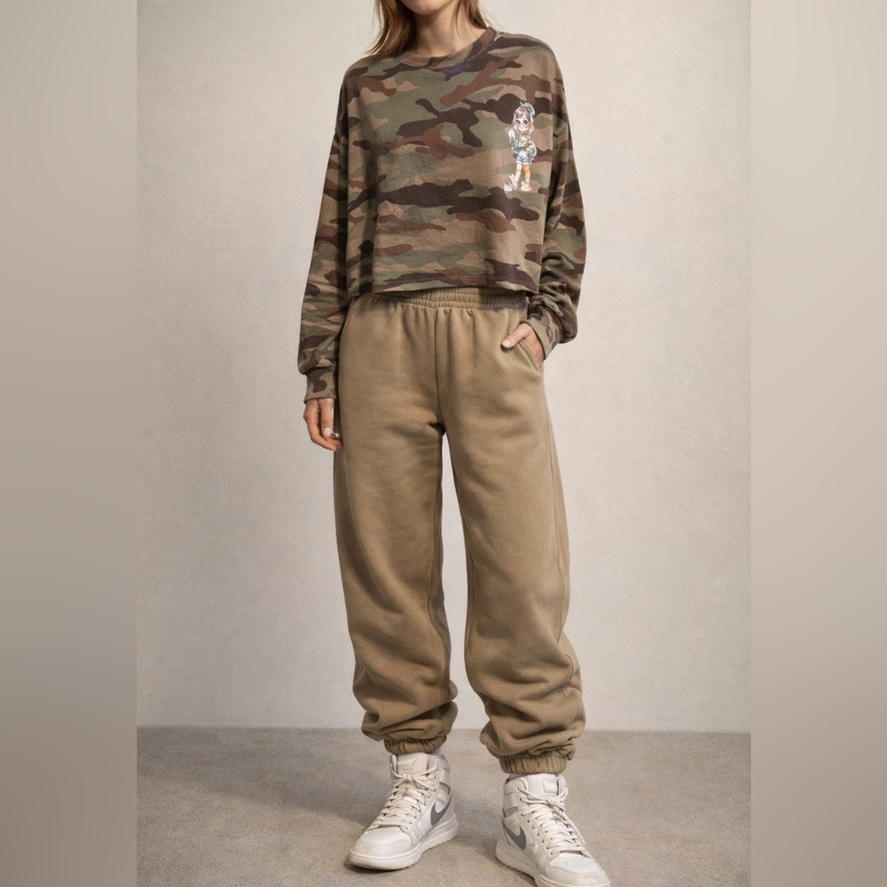 BB DAKOTA Sweatshirt with Fun Graphic